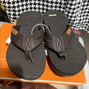 SHOES FOR A CAUSE: Flojos Brown Men's Flip-Flops